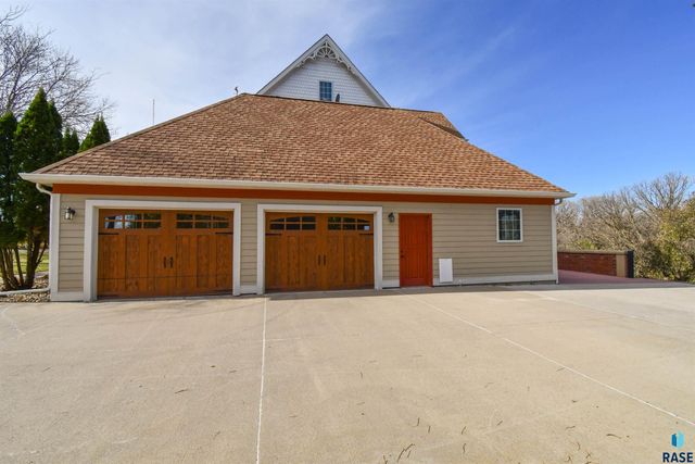 26918 Baker Park Pl Place, Sioux Falls, SD 57108