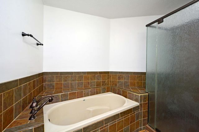 7581 23rd Street N, Oakdale, MN 55128