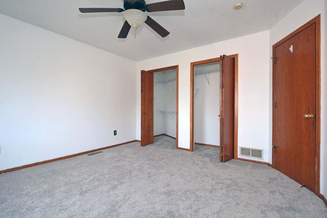 7581 23rd Street N, Oakdale, MN 55128