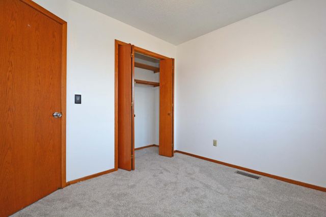 7581 23rd Street N, Oakdale, MN 55128