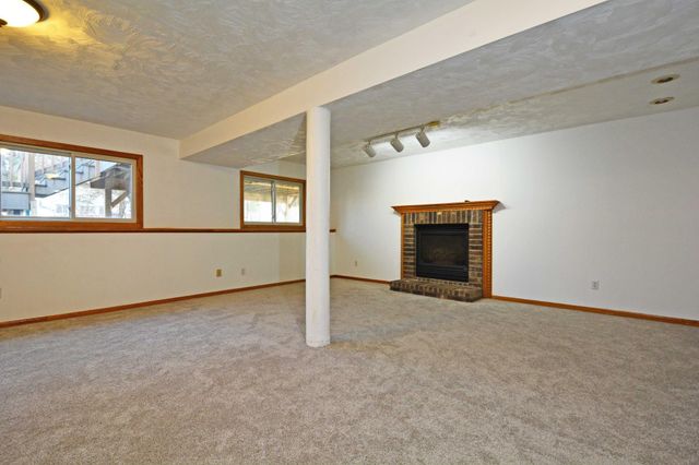 7581 23rd Street N, Oakdale, MN 55128