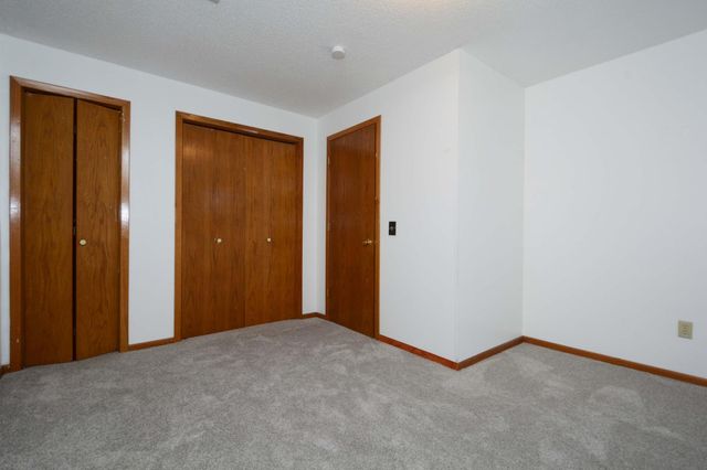 7581 23rd Street N, Oakdale, MN 55128