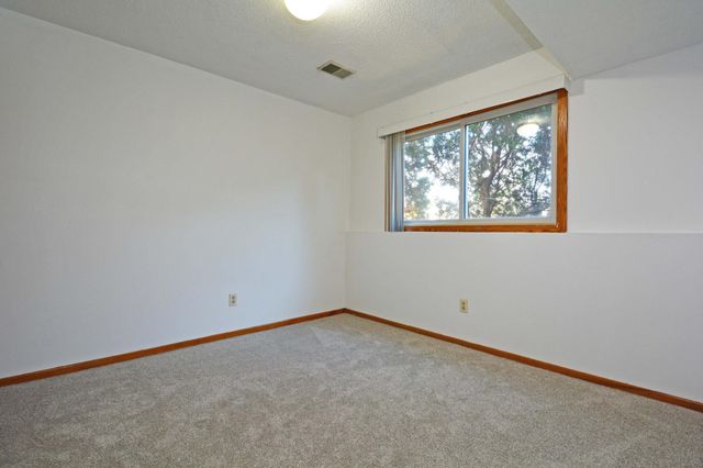 7581 23rd Street N, Oakdale, MN 55128