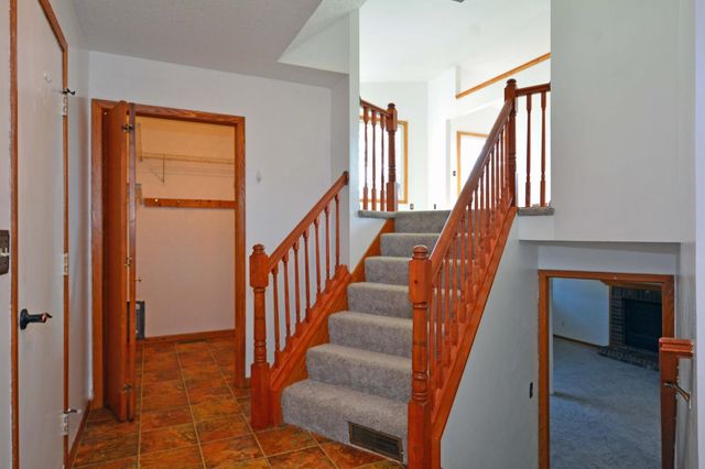 7581 23rd Street N, Oakdale, MN 55128