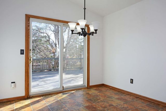 7581 23rd Street N, Oakdale, MN 55128