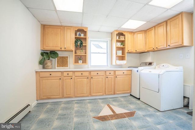 25 COBALT RIDGE DR N, Levittown, PA 19057