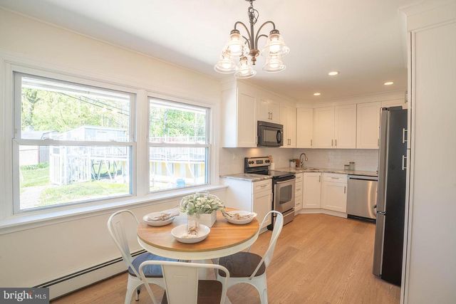 25 COBALT RIDGE DR N, Levittown, PA 19057