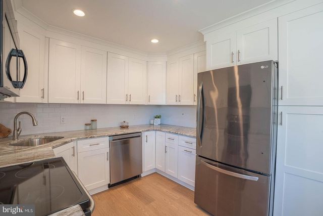 25 COBALT RIDGE DR N, Levittown, PA 19057