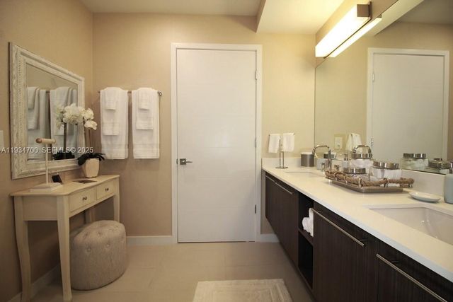 7751 NW 107th Ave 405, Doral, FL 33178