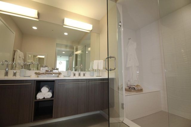 7751 NW 107th Ave 405, Doral, FL 33178