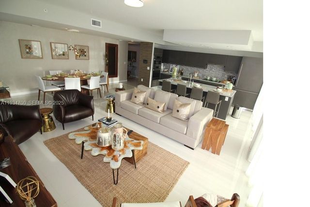 7751 NW 107th Ave 405, Doral, FL 33178