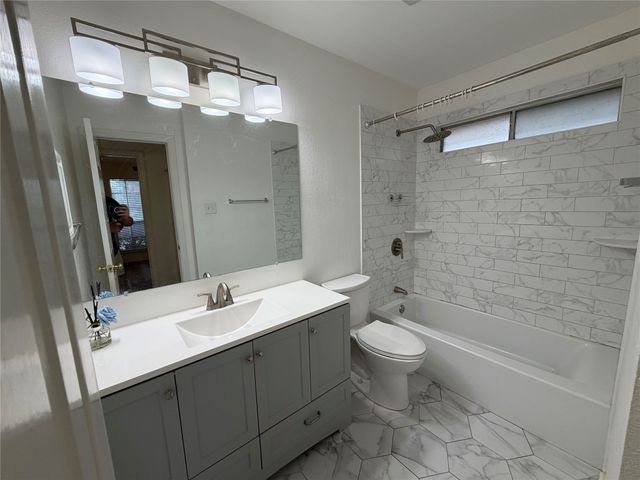 1426 Mapleview Drive, Carrollton, TX 75007