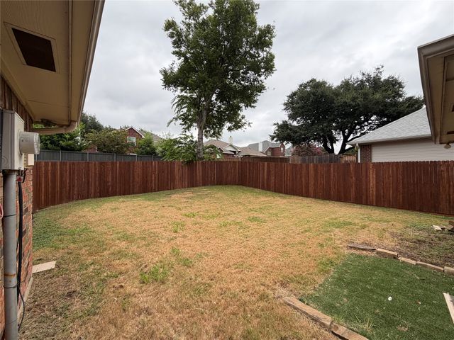 1426 Mapleview Drive, Carrollton, TX 75007