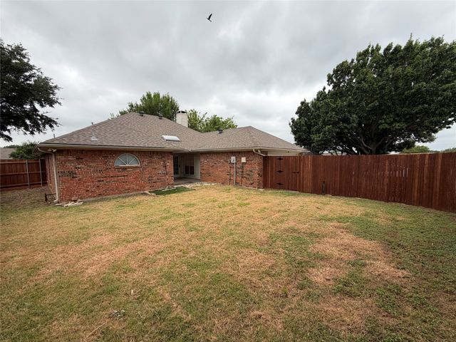 1426 Mapleview Drive, Carrollton, TX 75007