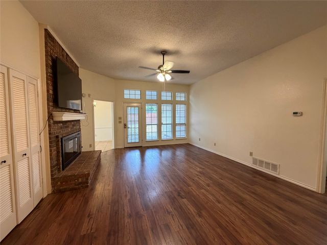 1426 Mapleview Drive, Carrollton, TX 75007