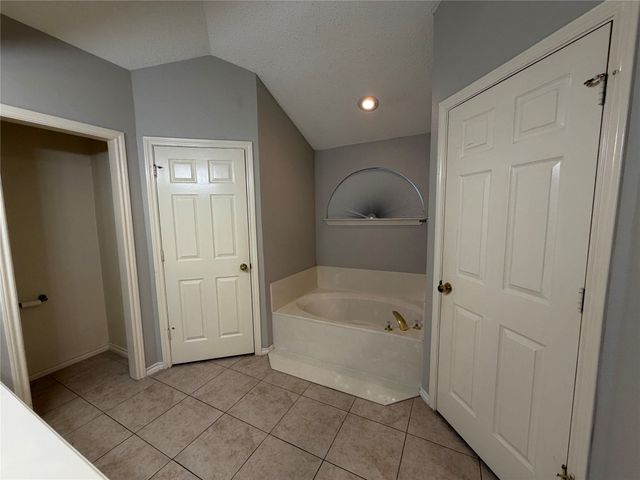 1426 Mapleview Drive, Carrollton, TX 75007