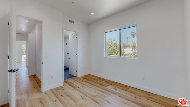 4462 Maplewood Avenue, Los Angeles, CA 90004