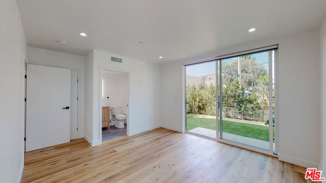 4462 Maplewood Avenue, Los Angeles, CA 90004