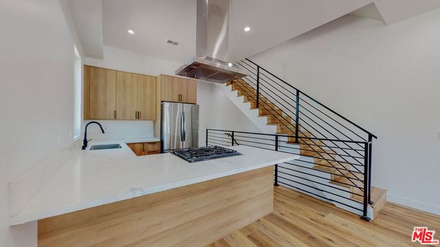 4462 Maplewood Avenue, Los Angeles, CA 90004