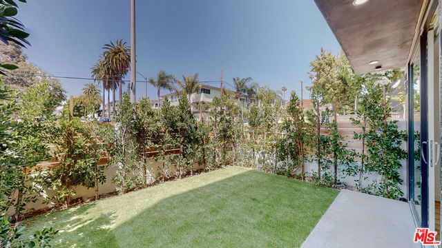 4462 Maplewood Avenue, Los Angeles, CA 90004