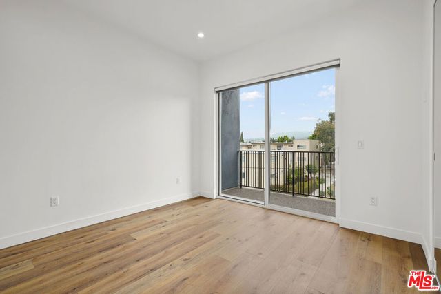 4462 Maplewood Avenue, Los Angeles, CA 90004