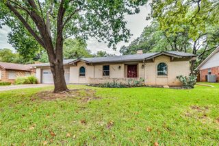 1332 W Redbud Drive, Hurst, TX 76053