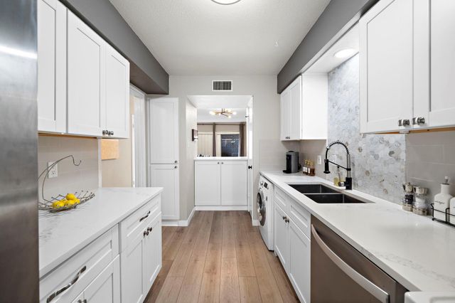 6485 Burgoyne Road 43, Houston, TX 77057