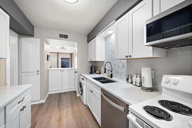 6485 Burgoyne Road 43, Houston, TX 77057