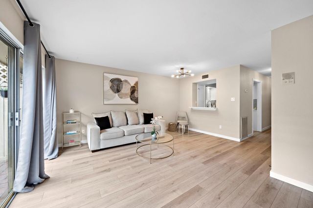 6485 Burgoyne Road 43, Houston, TX 77057