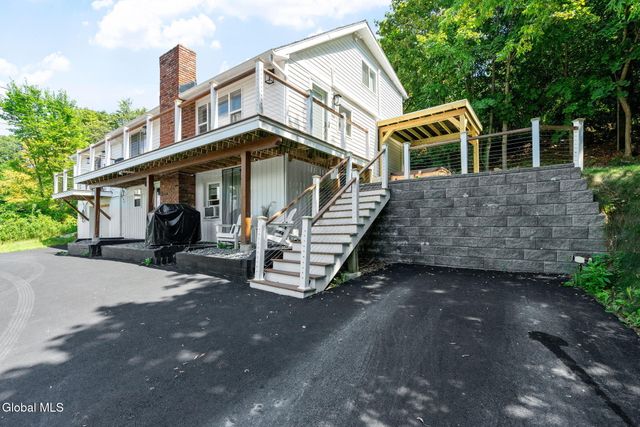 81 Rodgers Lane, Saratoga, NY 12866