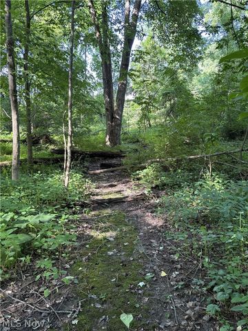 3586 Leafland Street NW, Uniontown, OH 44685