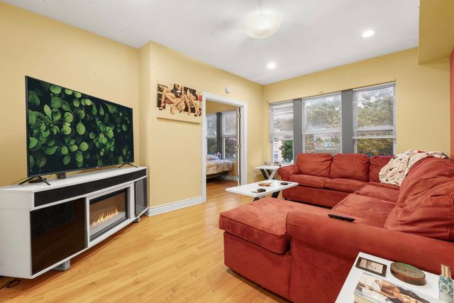 12 N Mayfield Avenue 3N, Chicago, IL 60644