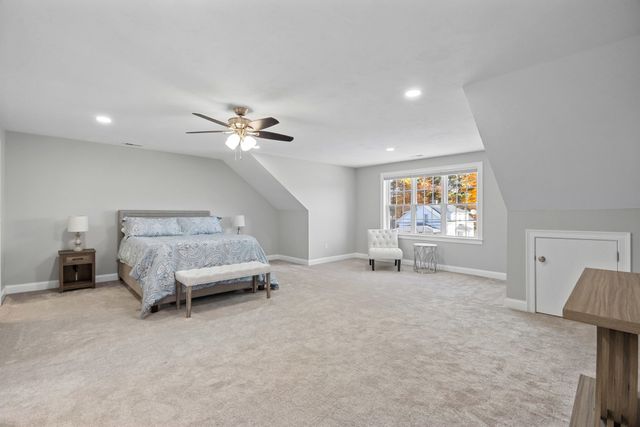 75 Elm St 75, Shrewsbury, MA 01545