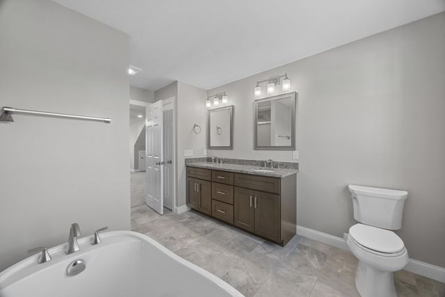 75 Elm St 75, Shrewsbury, MA 01545