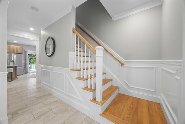 75 Elm St 75, Shrewsbury, MA 01545