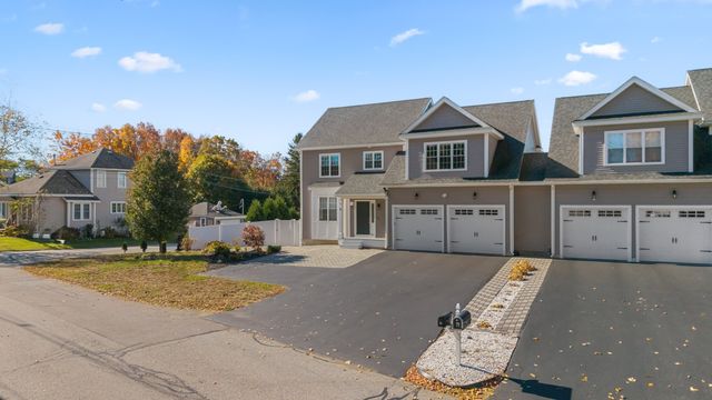 75 Elm St 75, Shrewsbury, MA 01545