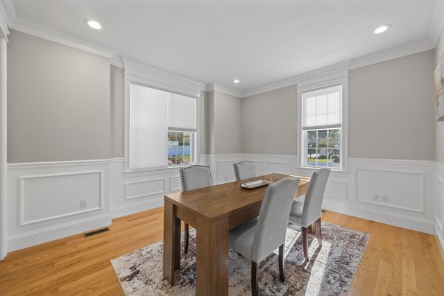 75 Elm St 75, Shrewsbury, MA 01545