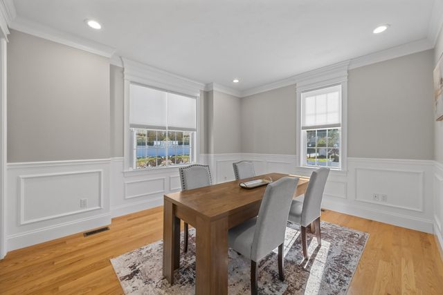 75 Elm St 75, Shrewsbury, MA 01545
