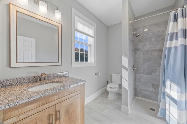 75 Elm St 75, Shrewsbury, MA 01545