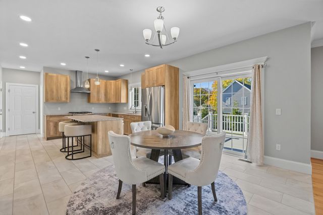 75 Elm St 75, Shrewsbury, MA 01545