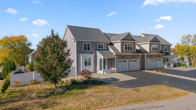 75 Elm St 75, Shrewsbury, MA 01545