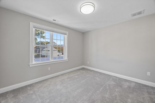 75 Elm St 75, Shrewsbury, MA 01545