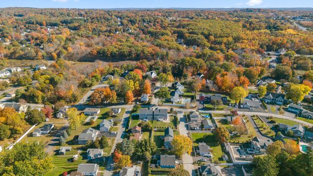 75 Elm St 75, Shrewsbury, MA 01545