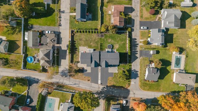 75 Elm St 75, Shrewsbury, MA 01545