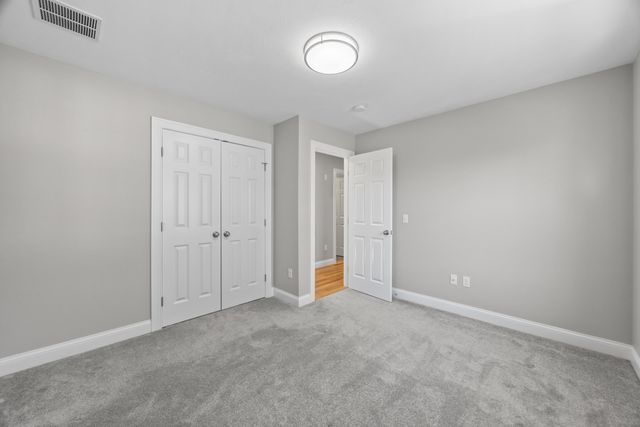75 Elm St 75, Shrewsbury, MA 01545