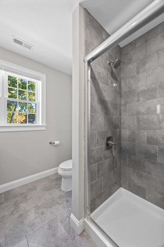 75 Elm St 75, Shrewsbury, MA 01545
