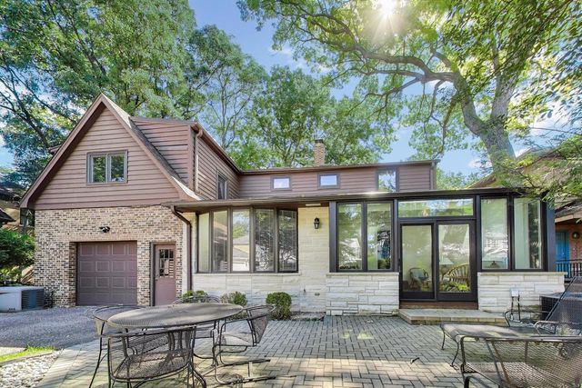 1112 S Home Avenue, Park Ridge, IL 60068