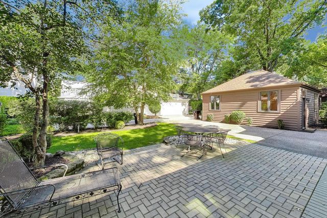 1112 S Home Avenue, Park Ridge, IL 60068