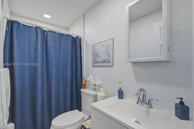 11621 NW 58th Pl, Hialeah, FL 33012