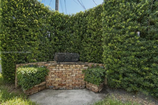 11621 NW 58th Pl, Hialeah, FL 33012
